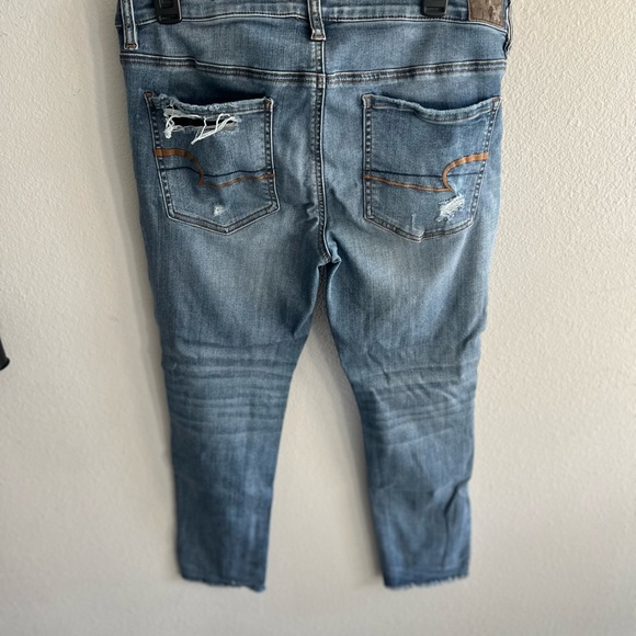 Distressed Blue Jeans - Picture 3 of 8